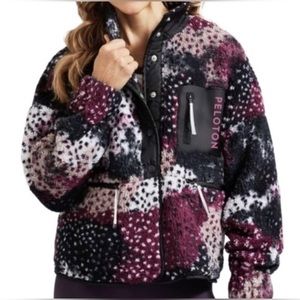 Peloton Caviar Camo Snap Sherpa Jacket in Spotted Purple Black Size SMALL